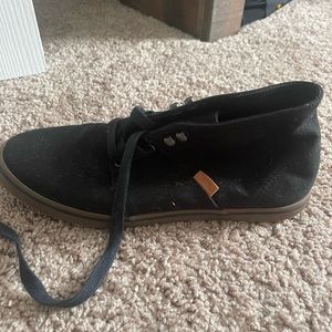 Black cropped vans